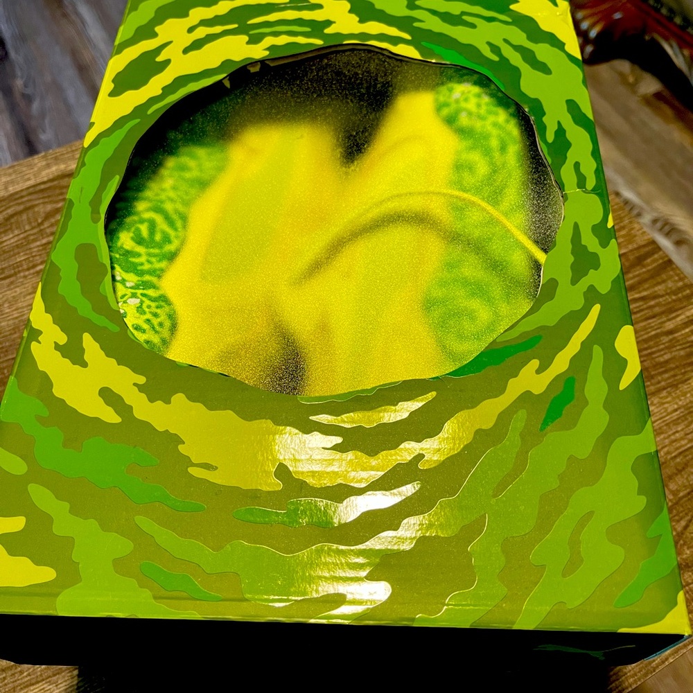 Men’s Puma sneakers. Yellow and green. Very good condition. Box included.
